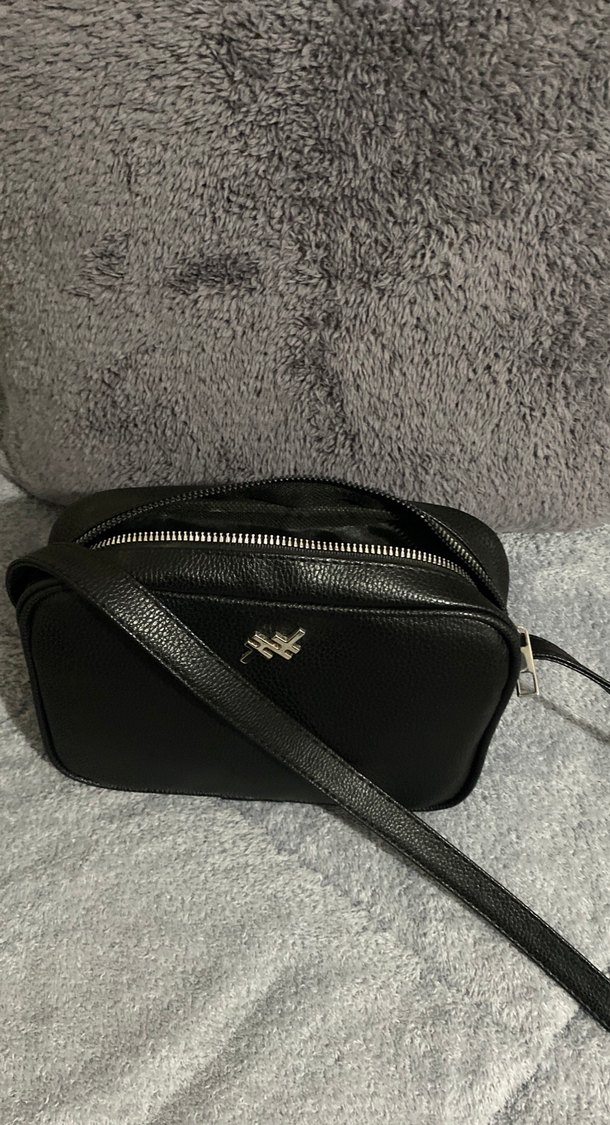 Minimalist Siyah Deri Kadın Çapraz Çanta - Görsel 5