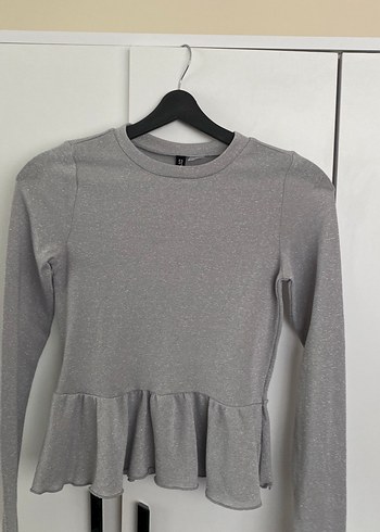 Kadın  Gri Uzun Kollu Fırfırlı simli bluz - Görsel 4