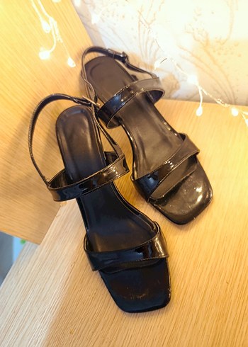 kadın siyah topuklu ayakkabı - Görsel 2