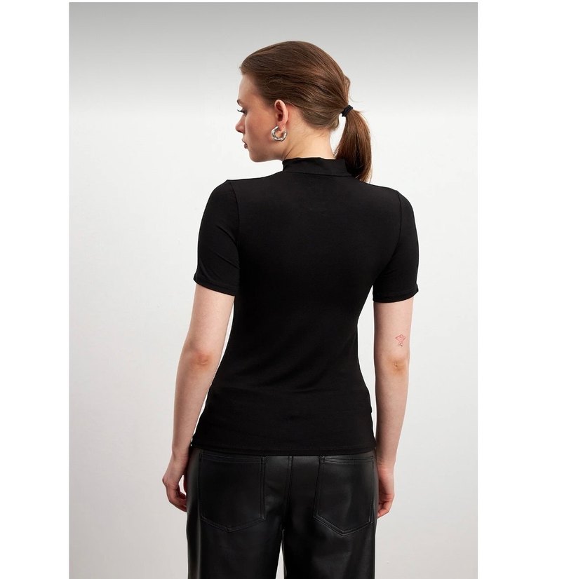 Kısa kollu yakalı body(SİYAH) - Görsel 2