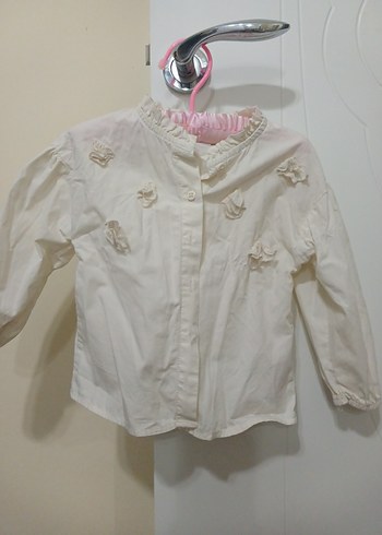 Kız Çocuk Beyaz Pamuklu Uzun Kollu Gömlek - Görsel 2