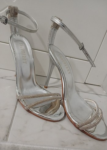Diger Beyaz Yılan Baskılı Stiletto Topuklu Kadın Ayakkabı