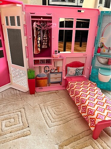  Barbie evi eşyalı
