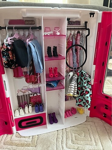  Beden Renk Barbie gardrop