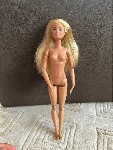 Hareketli Barbie eklemli