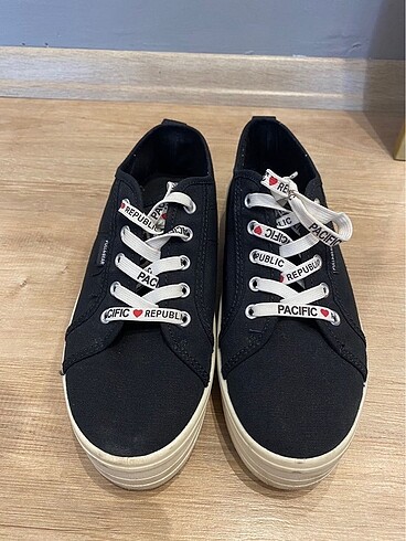 Pull and Bear PULL&BEAR 37 NUMARA