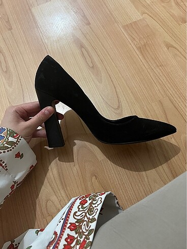 Kırmızı taban stiletto