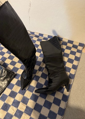 Siyah Yılan Desenli Pilili Dizüstü Stiletto Çizme