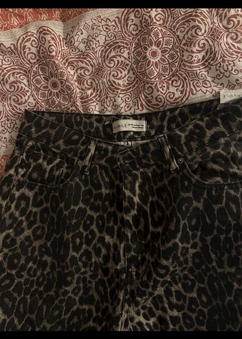 Kadın Leopar Desenli Kot Pantolon - Görsel 3