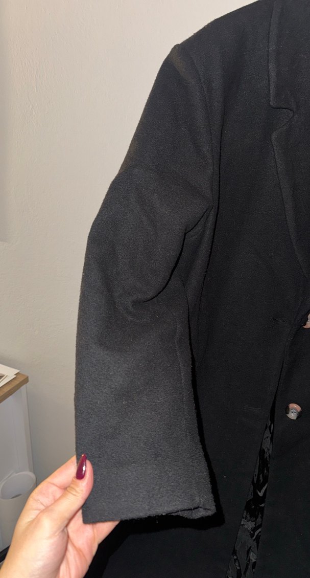 Düğmeli Siyah Kaban - Görsel 4