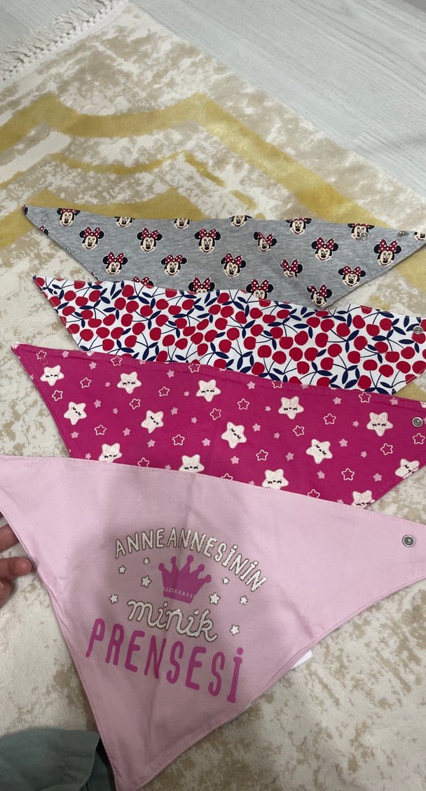 Pembe Baskılı Bebek Önlüğü - Görsel 2