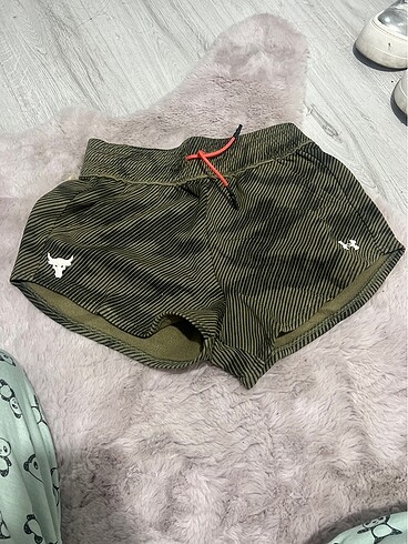 Under armour şort