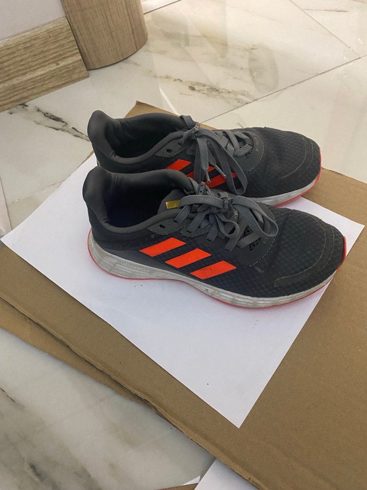 Adidas Gri unisex Koşu ve Antrenman Ayakkabısı - Görsel 3