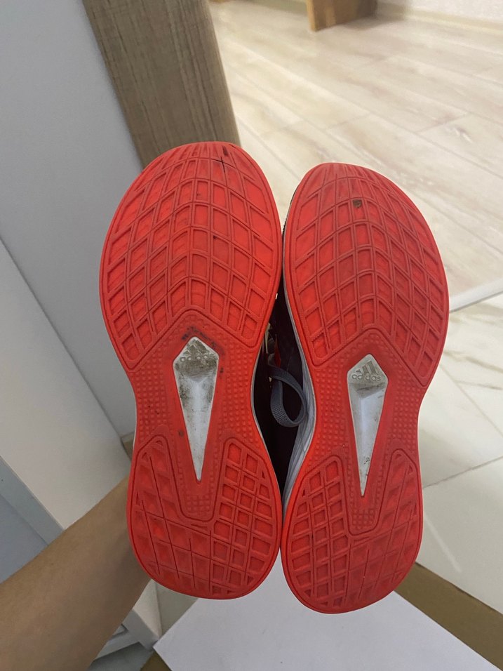 Adidas Gri unisex Koşu ve Antrenman Ayakkabısı - Görsel 4