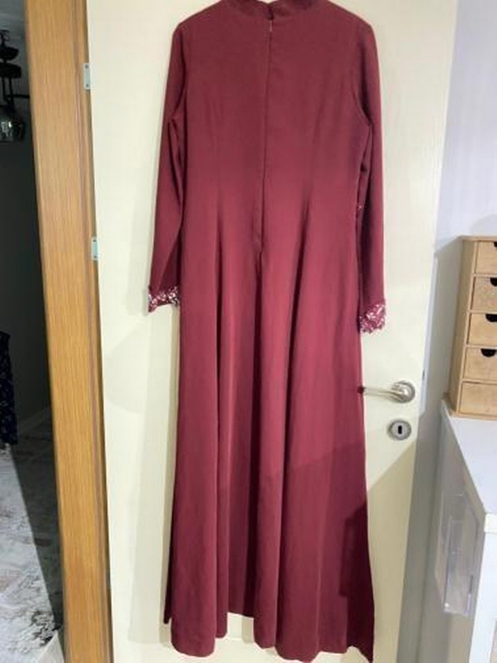 Bordo İşlemeli Boncuklu Uzun Kollu Tesettür Abiye - Görsel 2