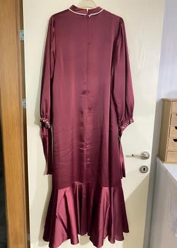 Bordo Saten Uzun Kollu Uzun Elbise - Görsel 2