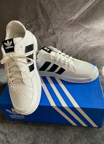 37 Beden siyah Renk ?? Converse şeffaf bilekten ??