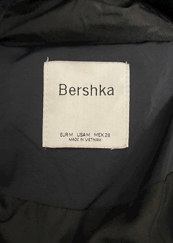 m Beden Bershka siyah kışlık mont