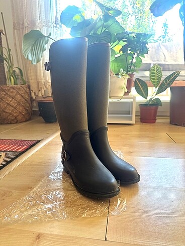 37 Beden Yağmur Korumalı Çizme