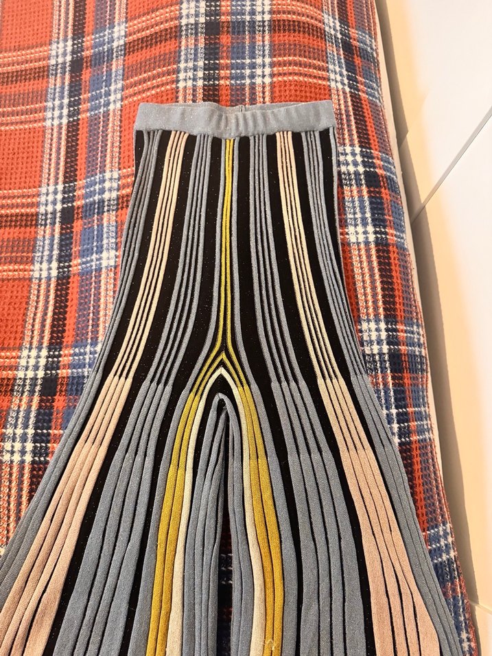 Çizgili Pilili Uzun Triko Tulum - Görsel 4