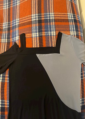 V Yaka Gri-Siyah Midi Elbise - Görsel 5