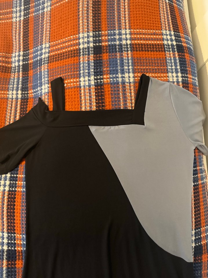 V Yaka Gri-Siyah Midi Elbise - Görsel 5