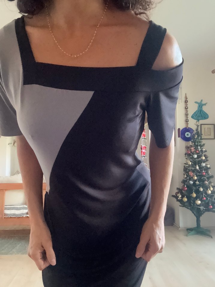 V Yaka Gri-Siyah Midi Elbise - Görsel 2