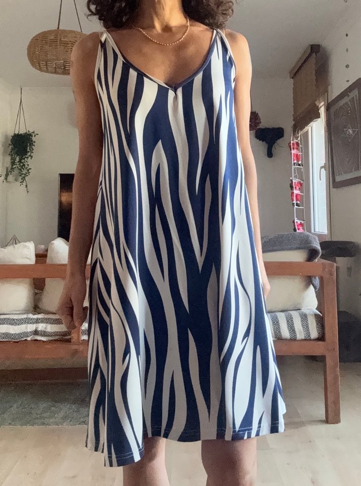 Lacivert Zebra Desenli Askılı Yazlık Elbise - Görsel 2