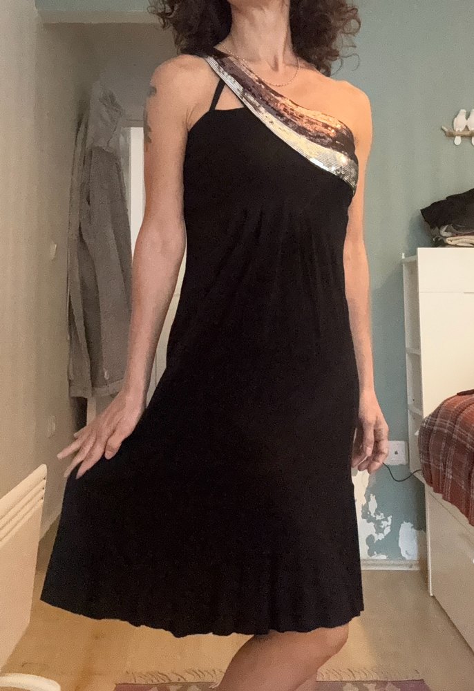 Payetli Şık Elbise - Görsel 3