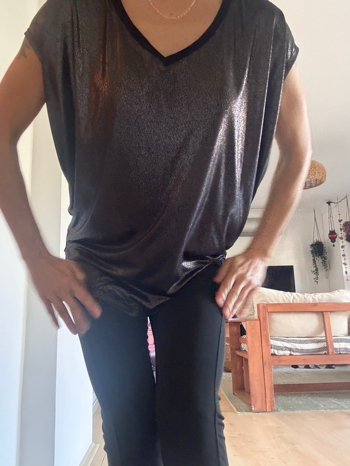 Polo Garage Gri V Yaka Parlak Şık Bluz - Görsel 2