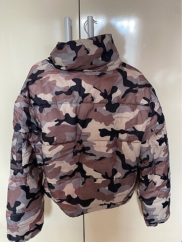 Bershka Şişme Mont - Görsel 4