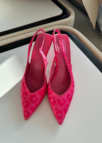 Zara Canli Pembe Leopar Desenli Slingback Topuklu Ayakkabi