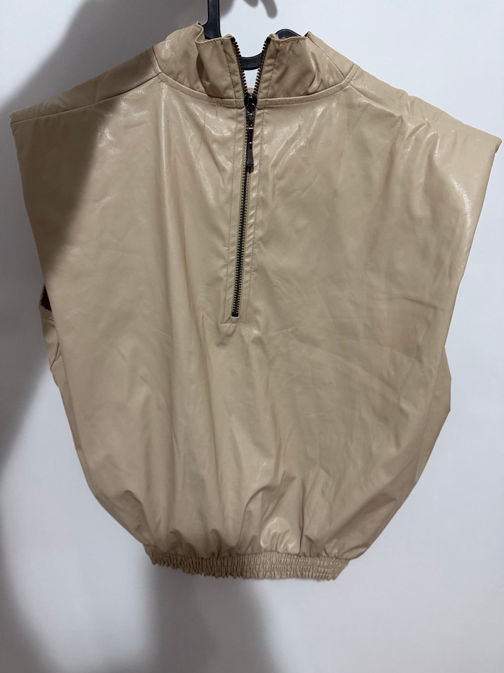 Bej Deri Yüksek Yakalı Salaş Kolsuz - Görsel 2