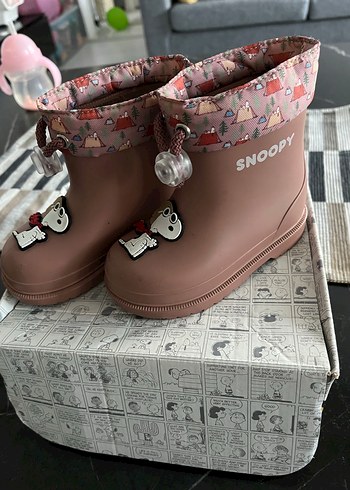 Kız Çocuk Kahverengi Snoopy Baskılı Yağmur Çizmesi