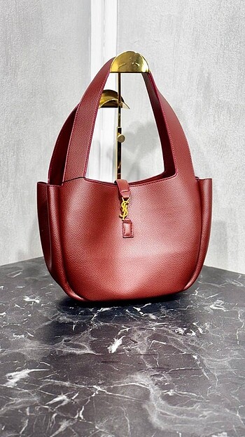Yves Saint Laurent LE 5 À 7 BEA IN GRAINED LEATHER