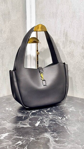 Yves Saint Laurent LE 5 À 7 BEA IN GRAINED LEATHER