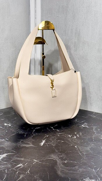 Yves Saint Laurent LE 5 À 7 BEA IN GRAINED LEATHER