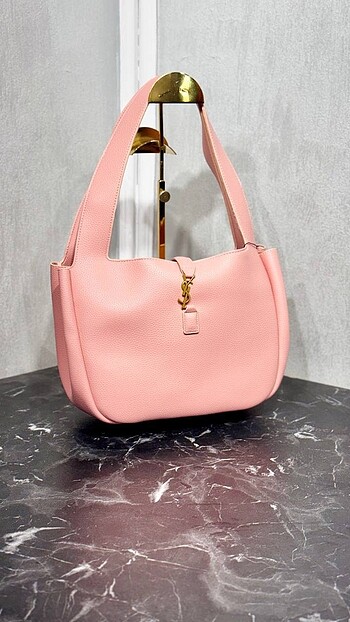 Yves Saint Laurent LE 5 À 7 BEA IN GRAINED LEATHER