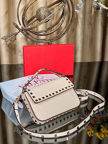 Valentino VALENTINO GARAVANI Rockstud Chain Pouch