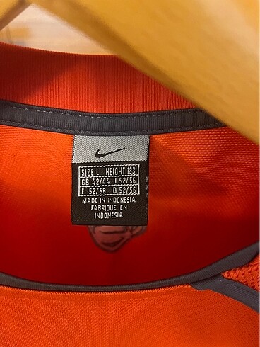 l Beden turuncu Renk Nike forma