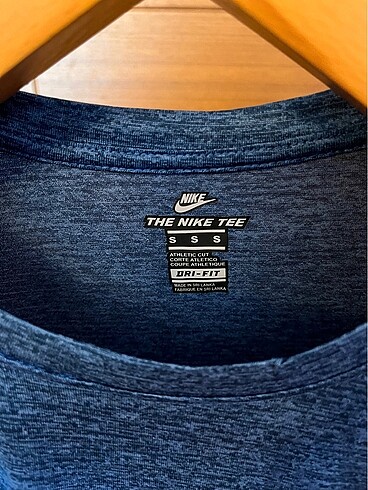 Nike Yazlık çok hafif kumaş erkek tshirt