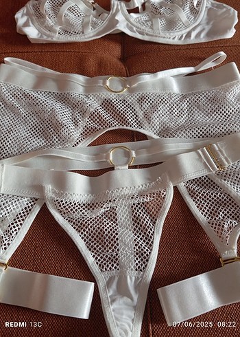 Beyaz fileli jartiyerli iç çamaşırı takımı - Görsel 4