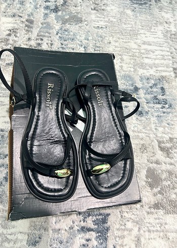Diğer Siyah gold detaylı sandalet
