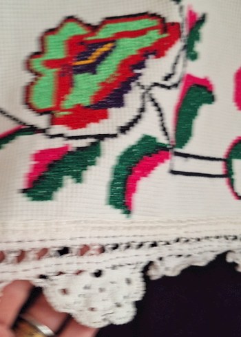 Beden çeşitli Renk Etamine Kaneviçe İşli Örtü