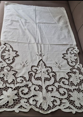 Beyaz İş Konak Perdesi, Balkon camı perdesi