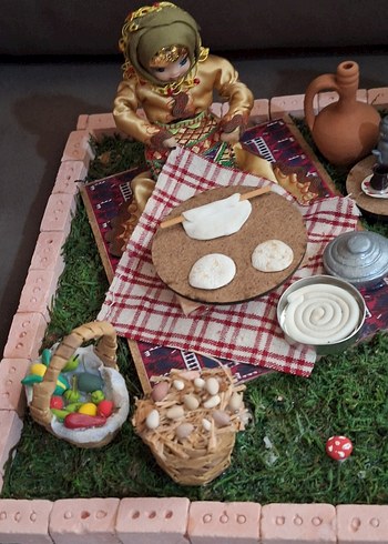 Yöresel Anadolu Ekmek Açan Kadınlar Figürü - Görsel 2