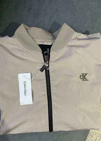 Calvin Klein Bej hafif mont