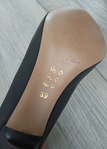 39 Beden Siyah stiletto