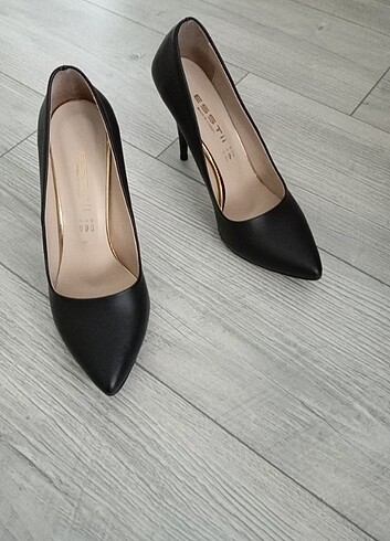 39 Beden siyah Renk Siyah stiletto