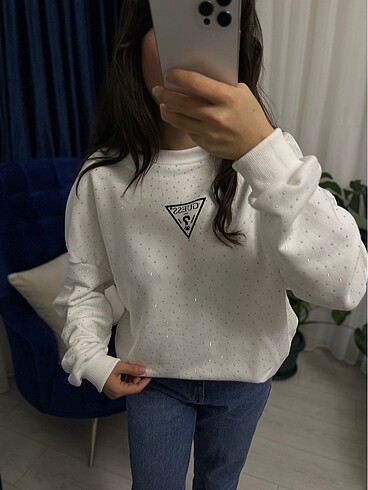Guess sweat